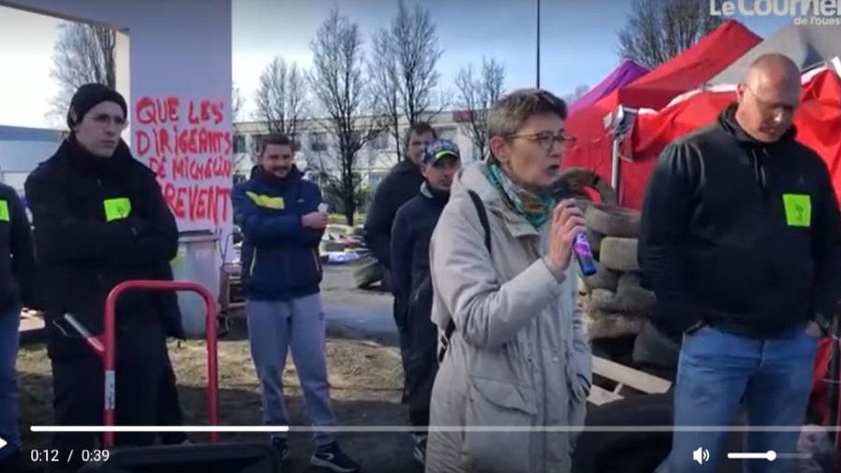 Illustration - Nathalie Arthaud devant Michelin à Cholet