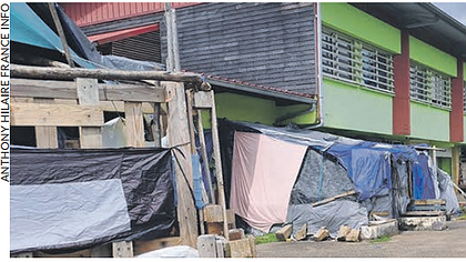 Illustration les réfugiés jetés dehors