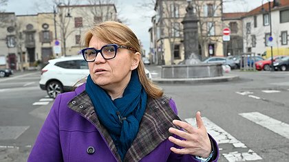 Illustration Dans les pas de la candidate aux municipales Marie Savre (LO) dans Clermont-Ferrand