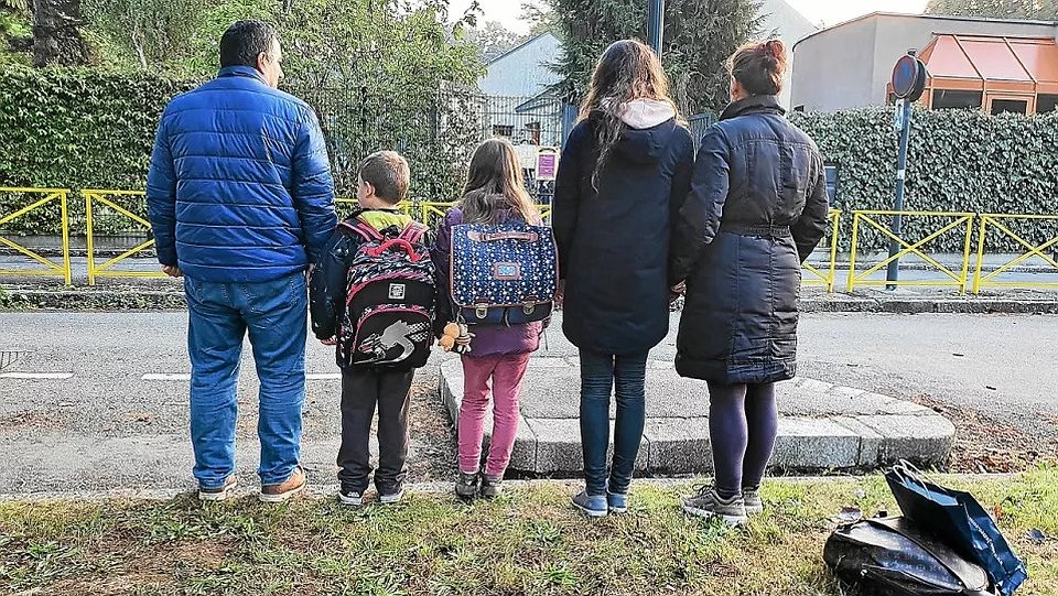 Illustration - Des enfants dorment dehors