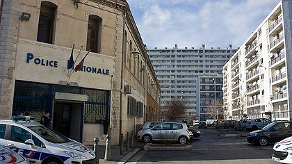 Illustration Deux poids deux mesures