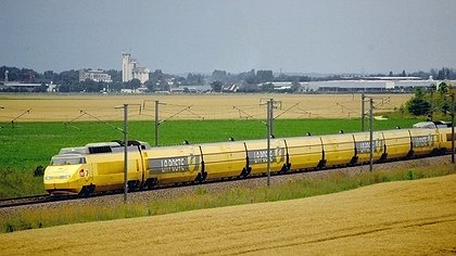 Illustration Les capitalistes réinventent le train postal