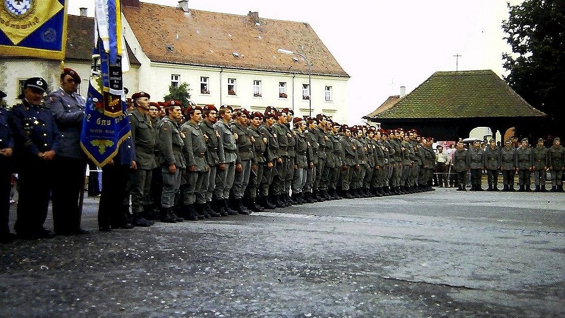 Illustration - la jeunesse au pas