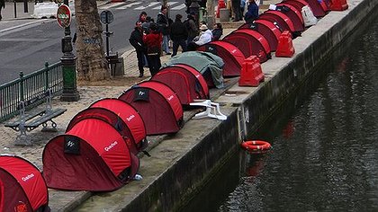Illustration Quand l’État condamne à la rue