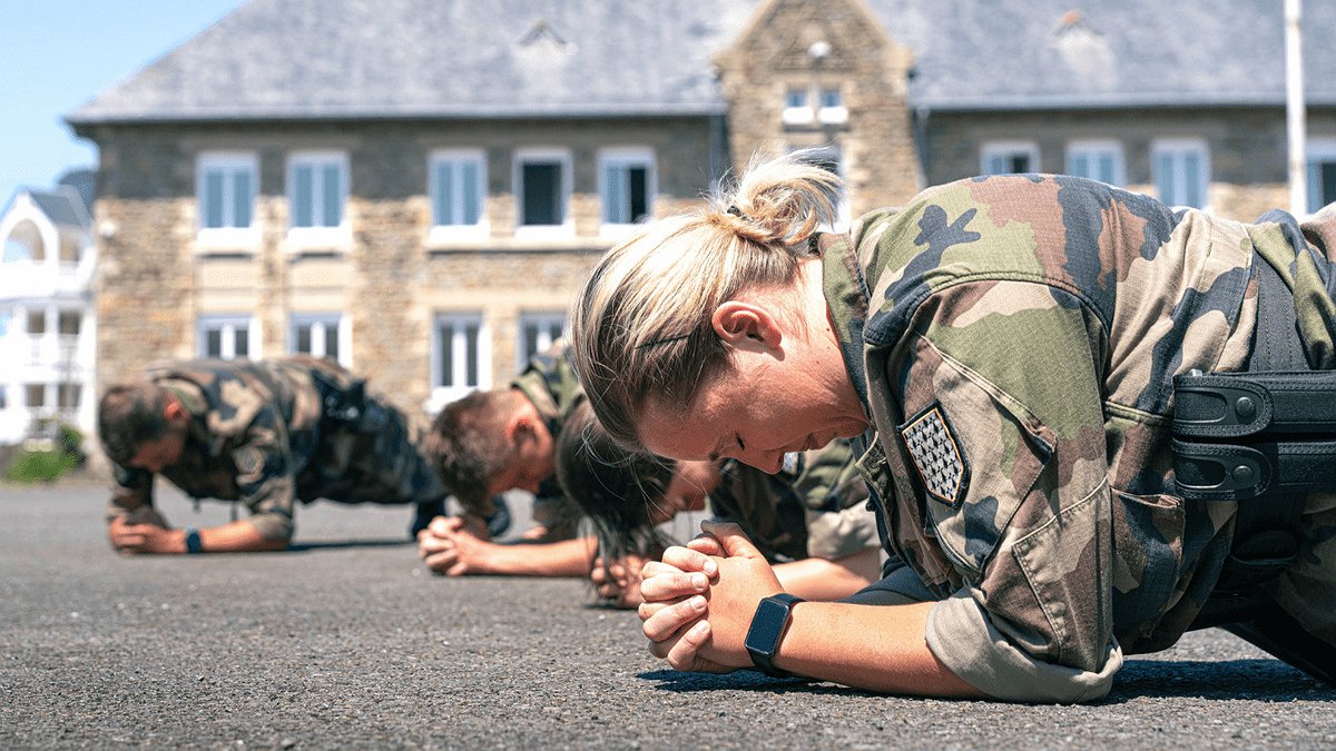 Illustration - France Travail au garde-à-vous