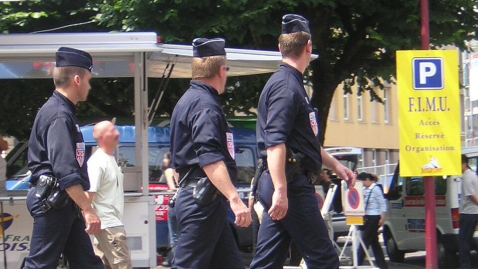 Illustration - la justice se hâte avec lenteur