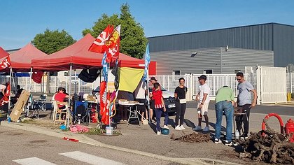 Illustration Les travailleurs de Cémoi en grève pour les salaires