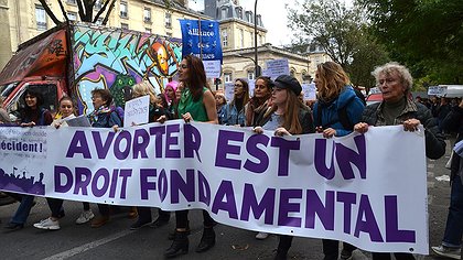 Illustration L’extrême droite contre le droit des femmes