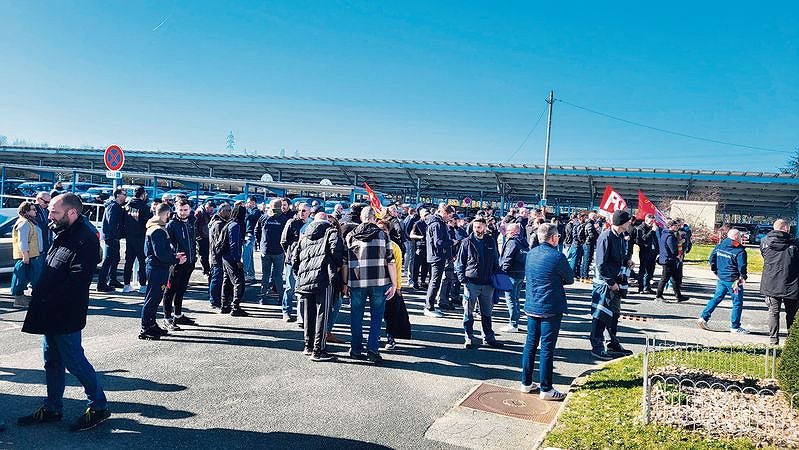 Illustration - à Villaroche, la lutte pour les 100 euros continue