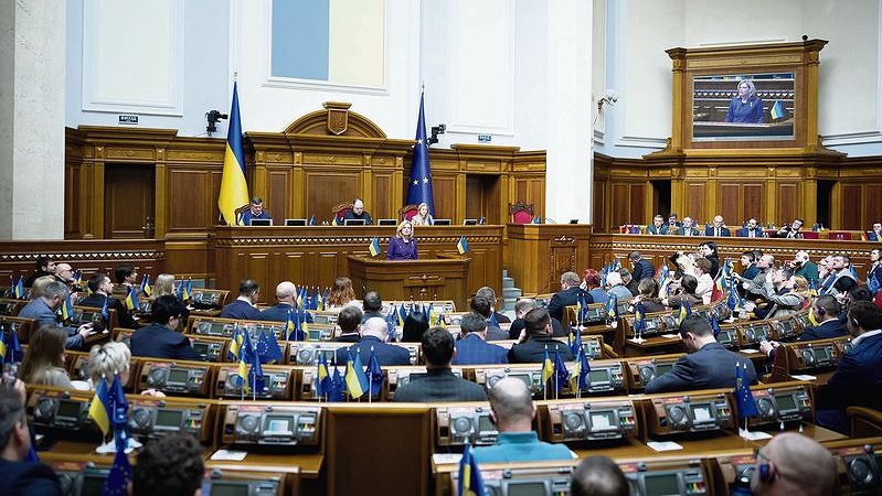 Illustration - envoyer des députés au front ?